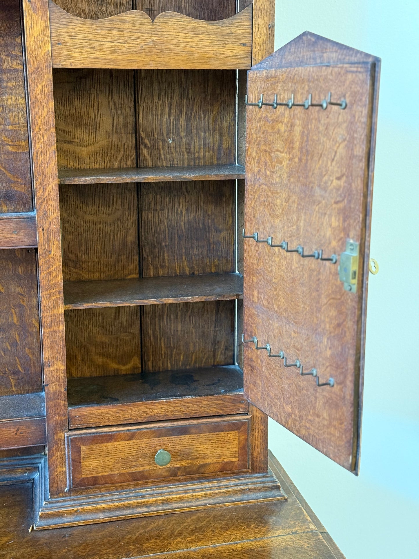 Antique Welsh Oak Cupboard 19th c.