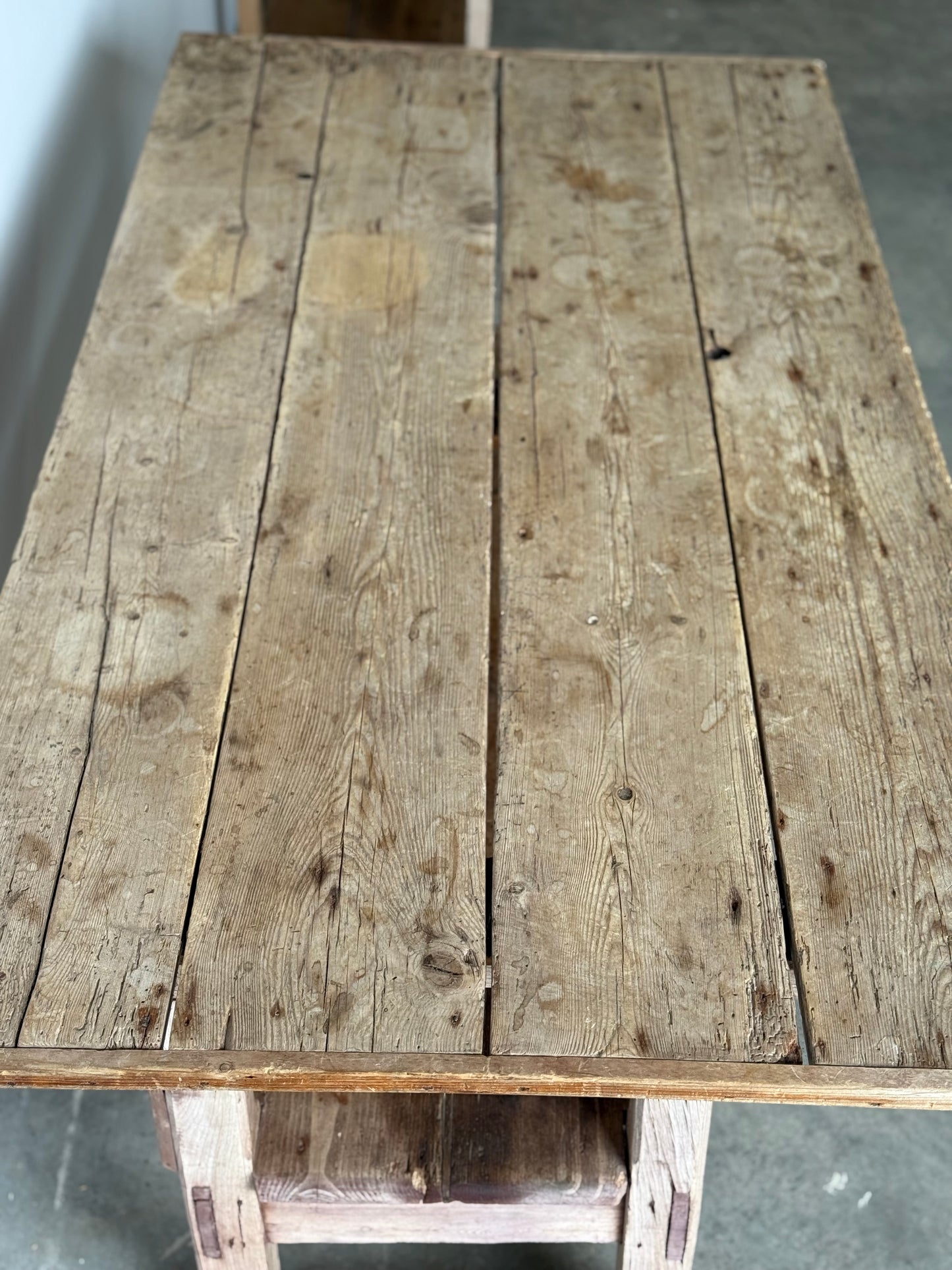 Irish Settle Table