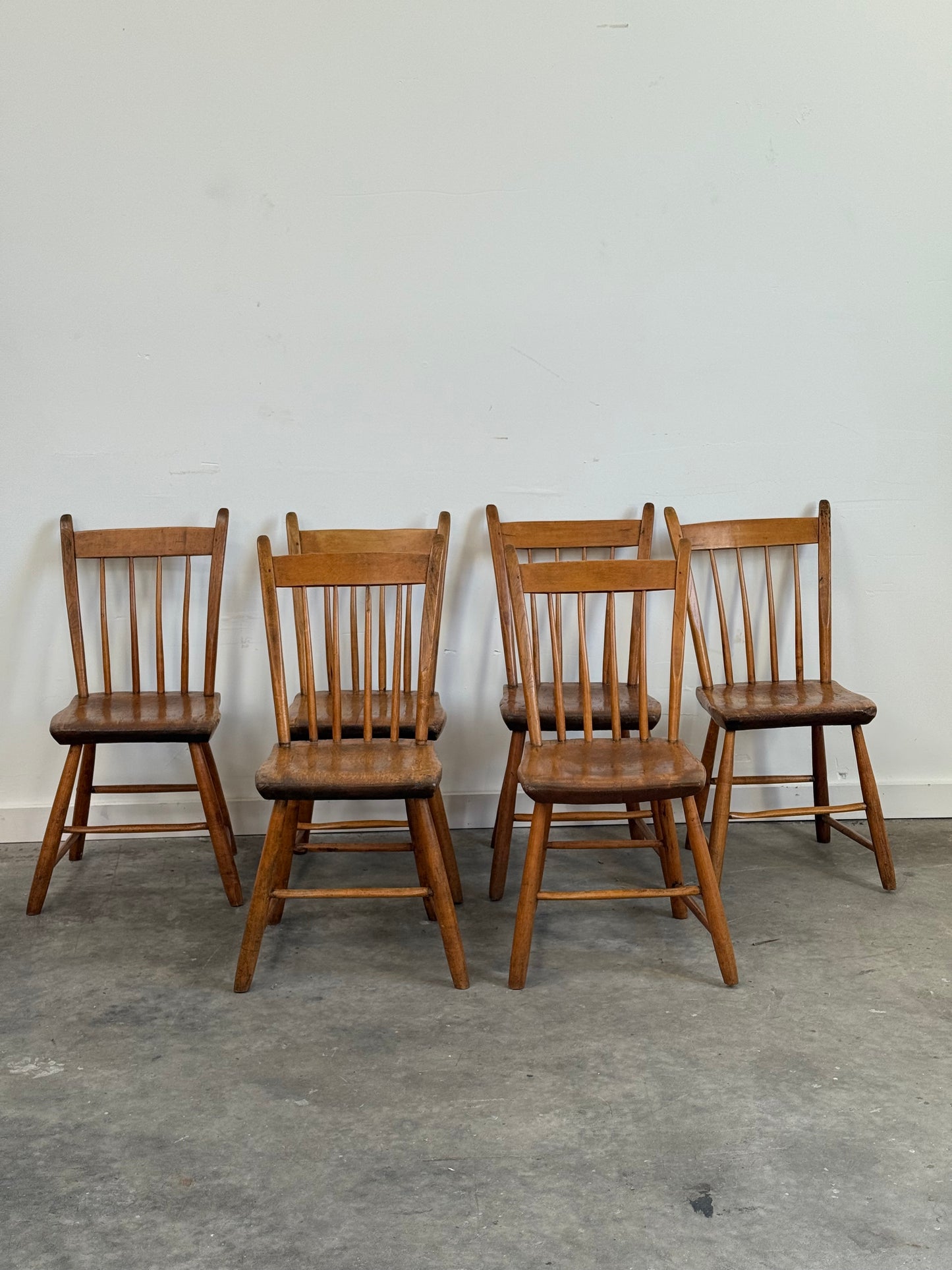 Set Of 6 Vintage Thumb Back Windsor Side Chairs