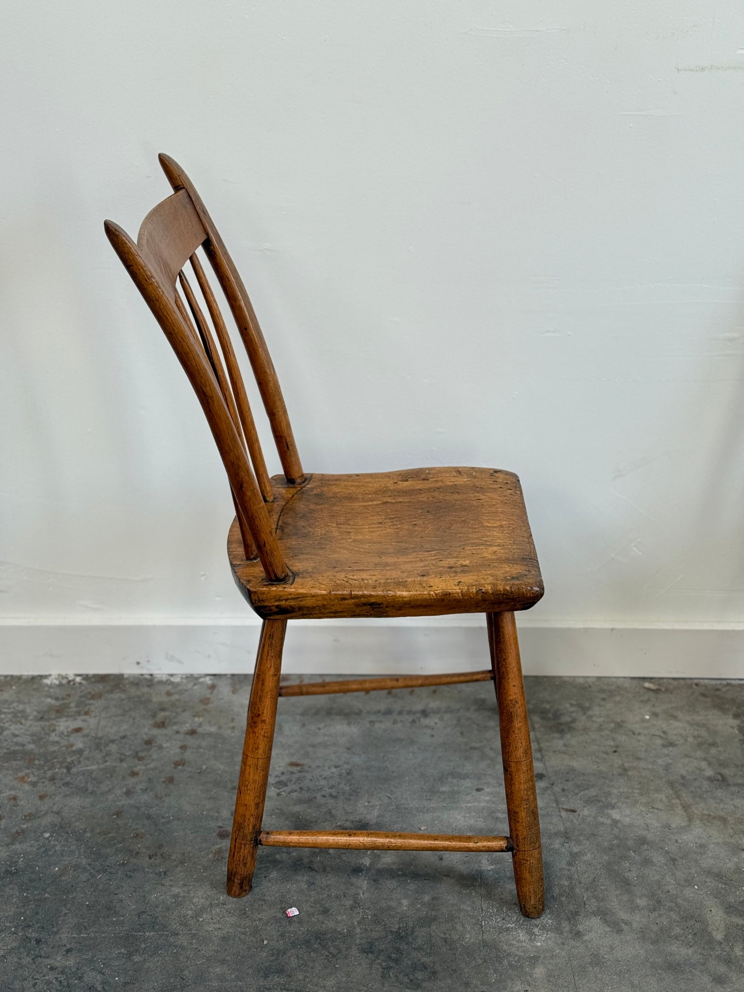 Set Of 6 Vintage Thumb Back Windsor Side Chairs