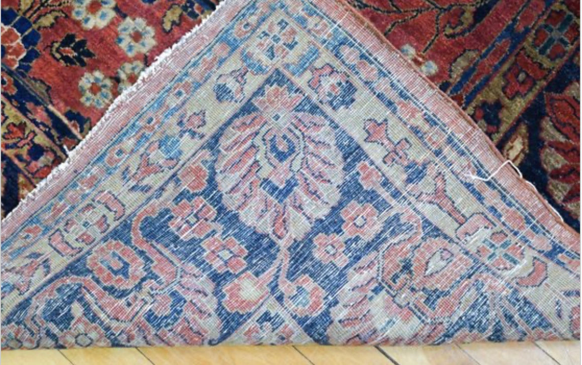 Fine Antique Sarouk Rug