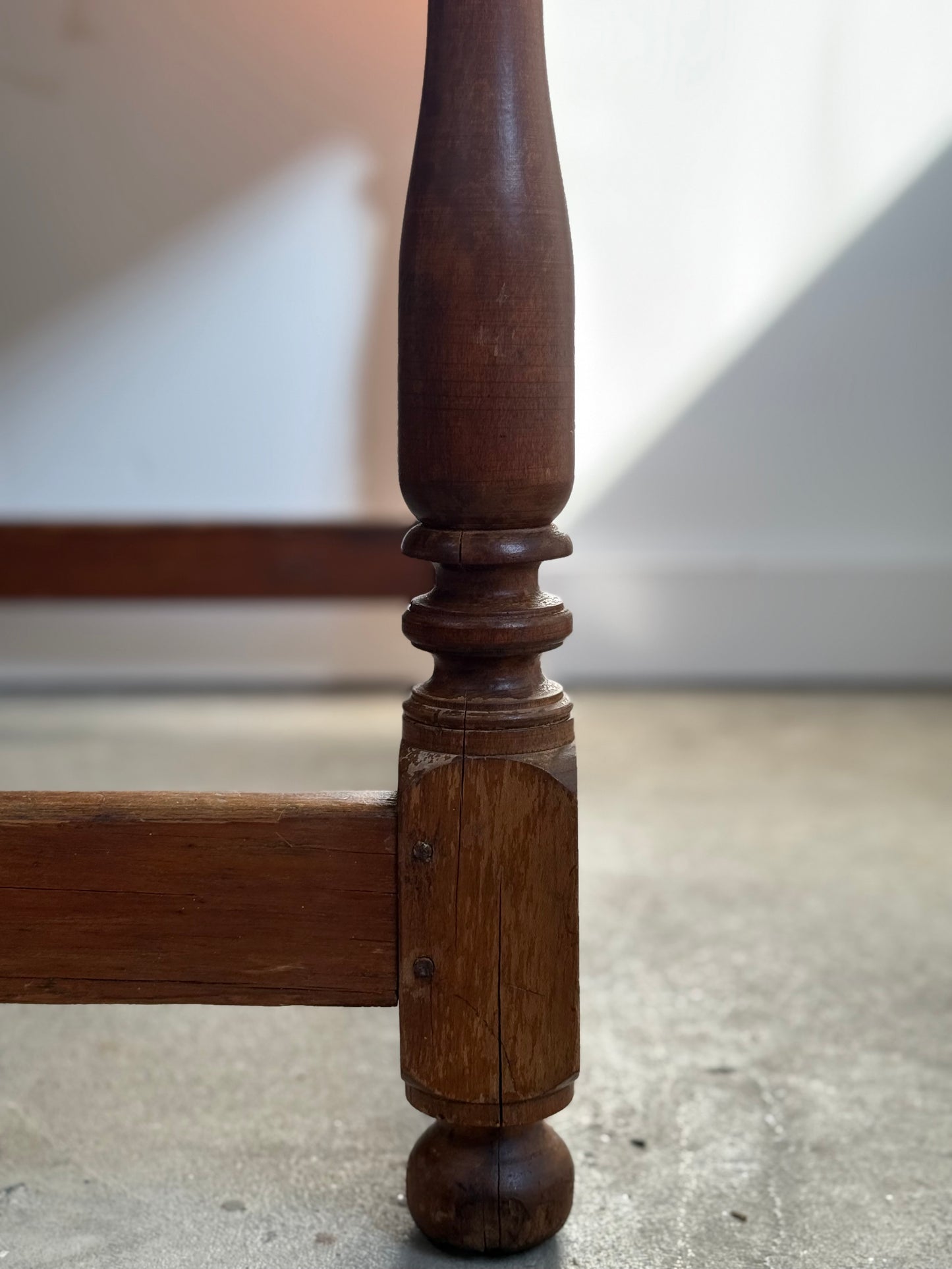 19th Century Dinning Table with Stretcher Base
