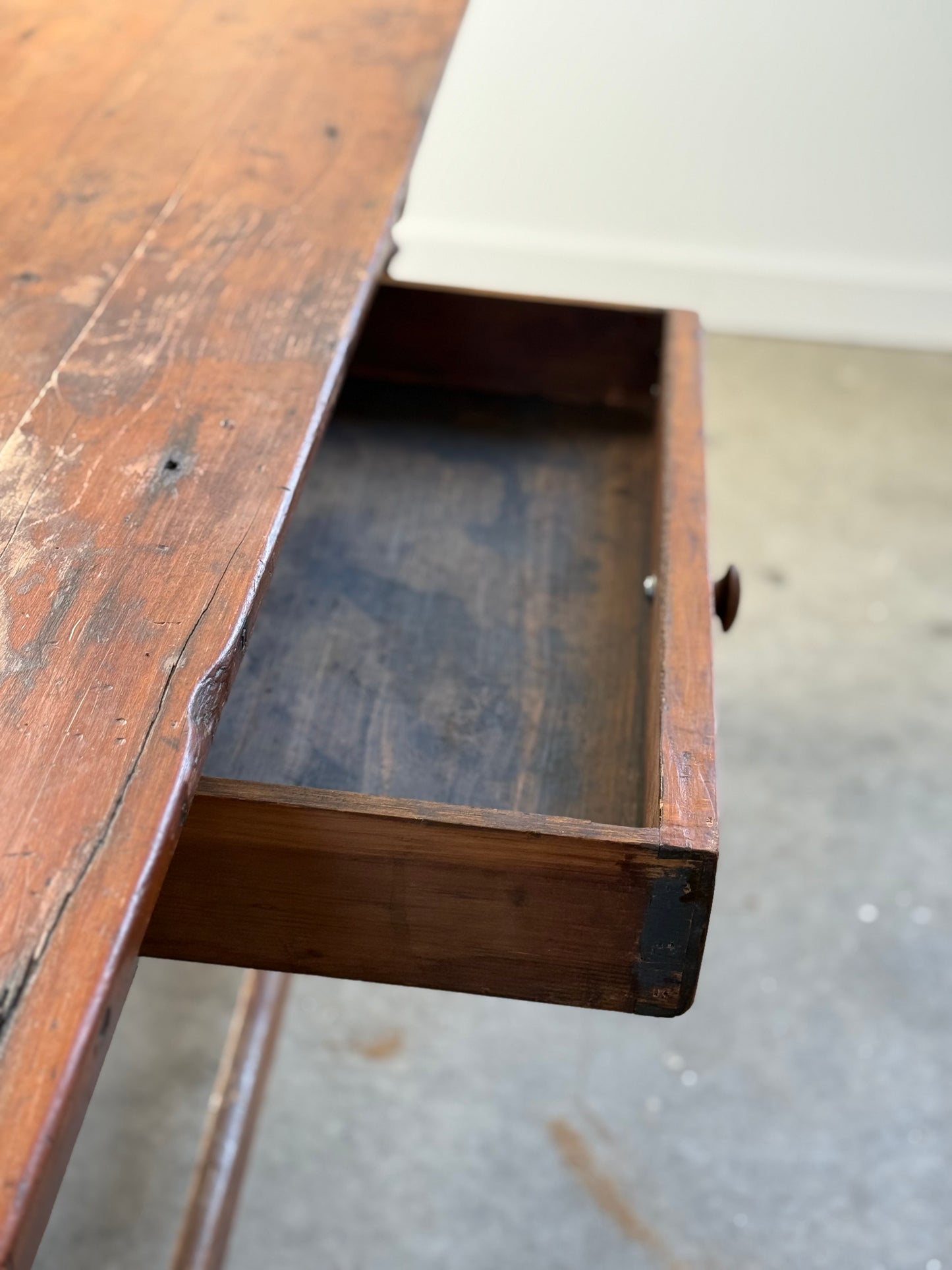 19th Century Dinning Table with Stretcher Base