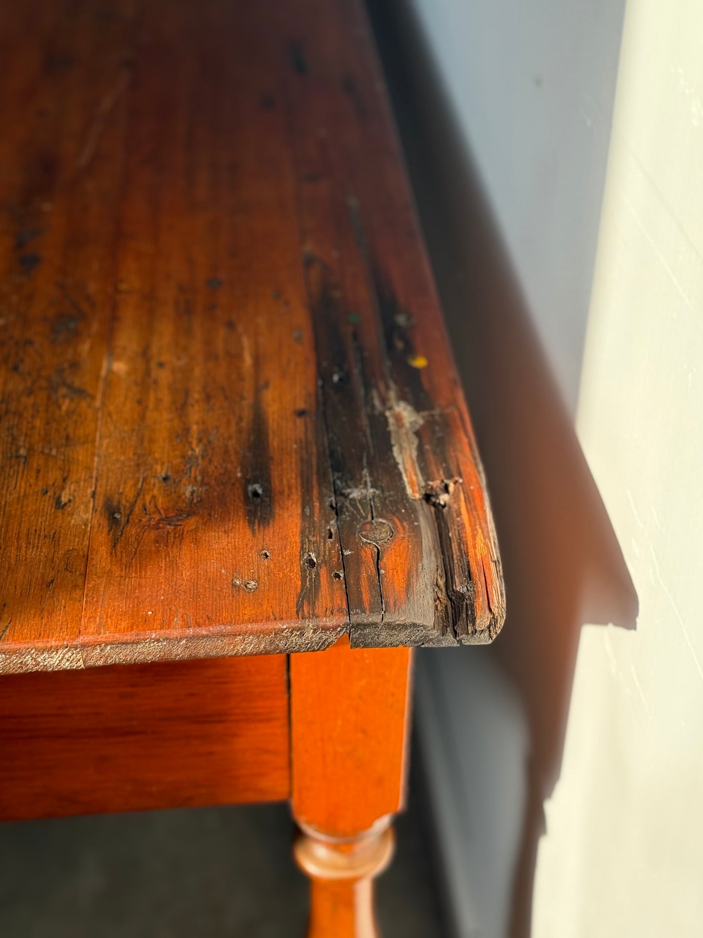 19th Century Dinning Table with Stretcher Base