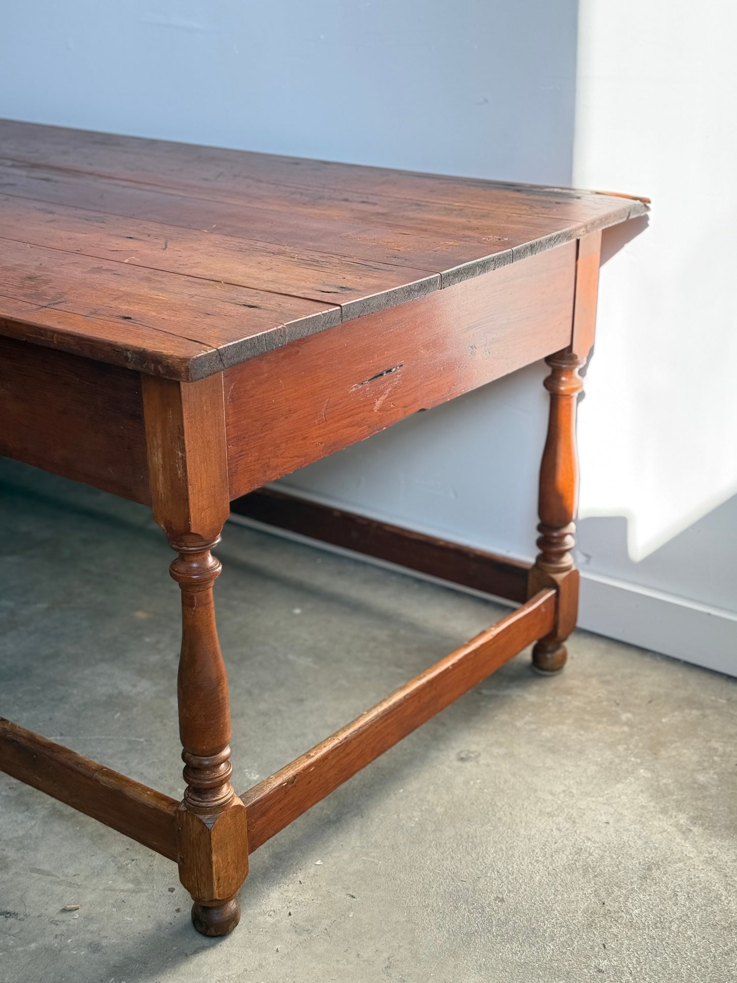 19th Century Dinning Table with Stretcher Base