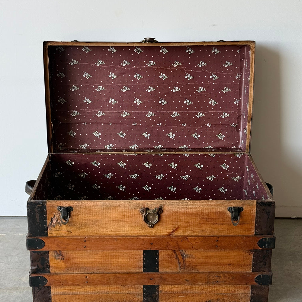 
                  
                    Beautiful Antique Dome Top Trunk
                  
                