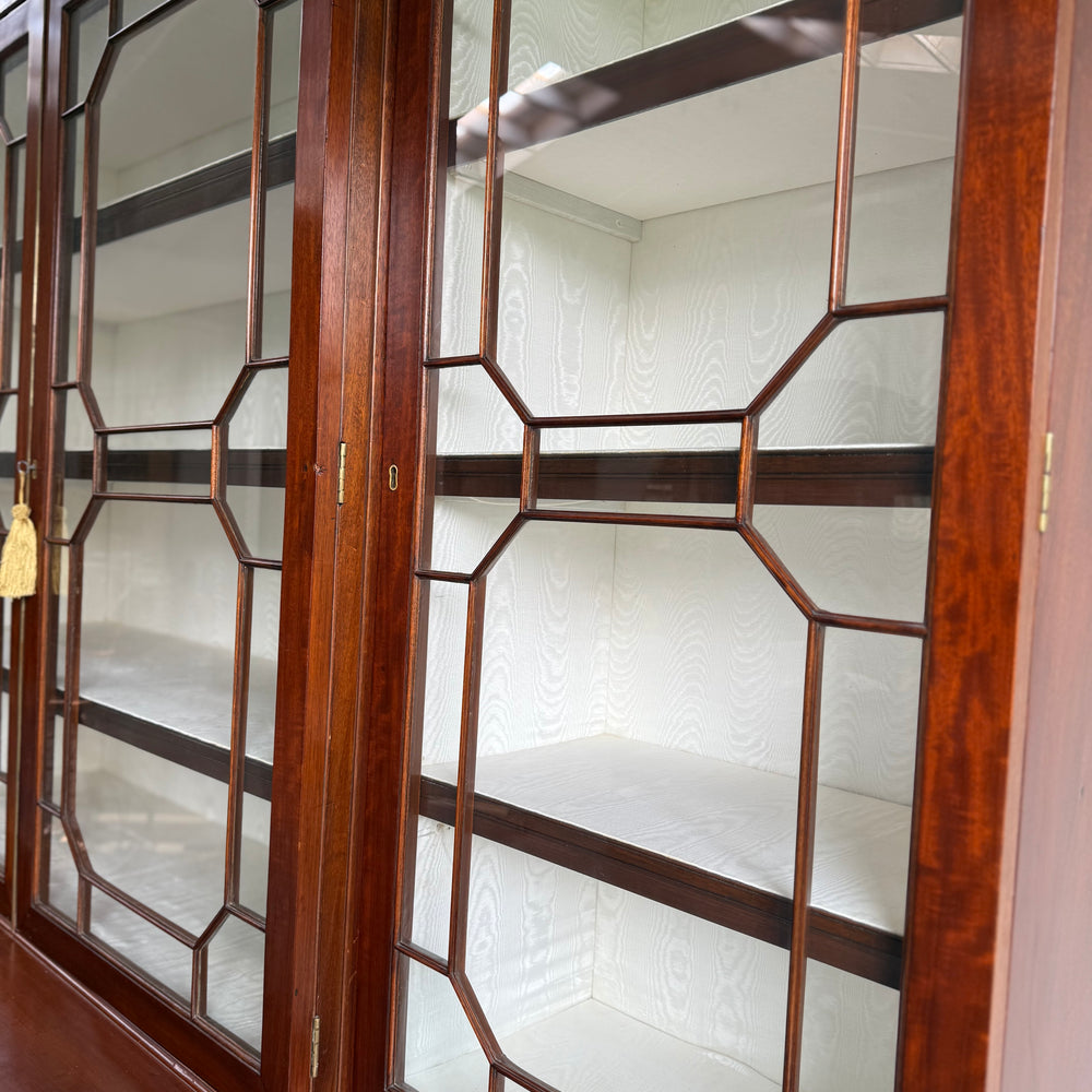 
                  
                    Antique English Mahogany Breakfront Bookcase. 19th C.
                  
                