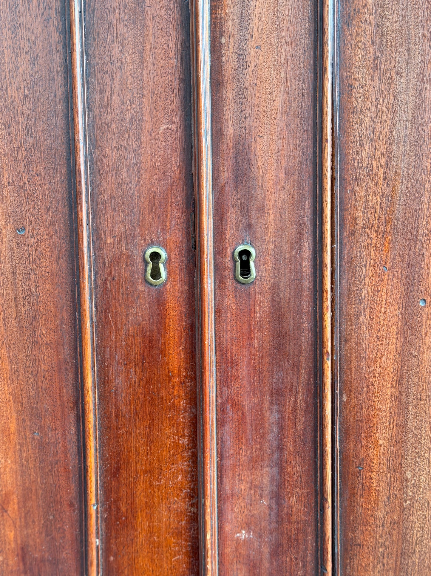 18th C. Georgian Linen Press